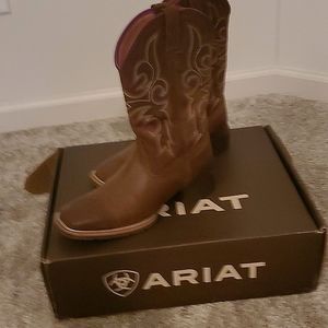 ARIAT BOOTS